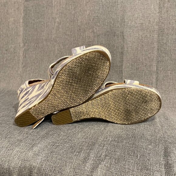 Toms Ikat Print Fabric Open Toe Wedge Sandals Blue White Women's Size 8 - Picture 5 of 6